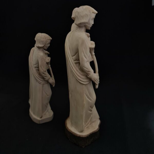Statuette homme avec enfant – Image 2