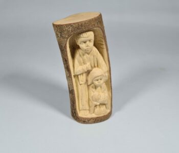 Statuette Crèche Joseph Marie et jesus en bois brut fanazava, bois endémique et médicinal de Madagadcar