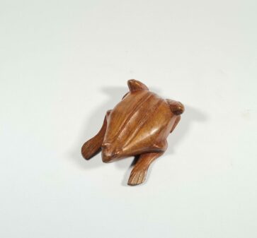 Petite grenouille en bois palissandre