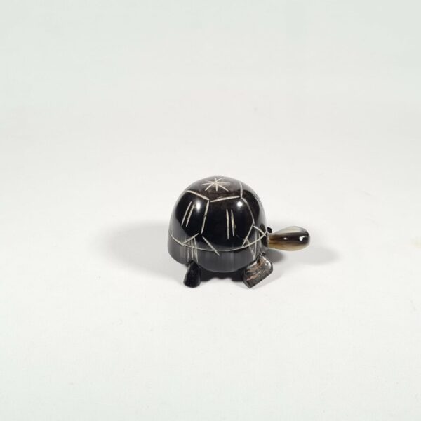 Petite Tortue en corne de zébu 4cm