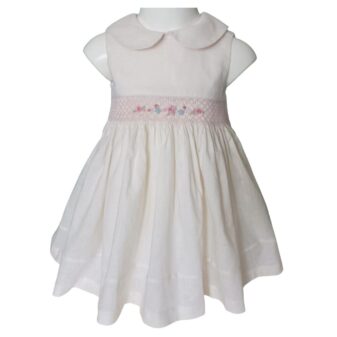 15 Robe doublée, brodée smoke en lin blanc cassé 2 ans