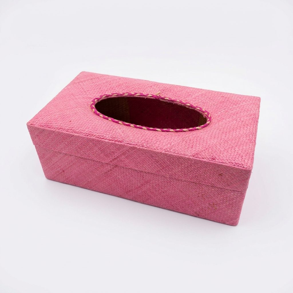 Boîte à Mouchoirs Artisanale en Raphia Naturel Enhanced.jpg Boîte à Mouchoirs Artisanale en Raphia Naturel